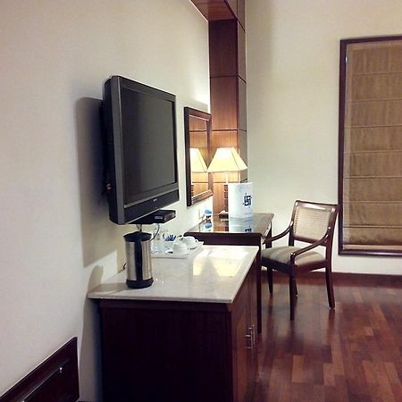 The Ocean Pearl Retreat Hotel New Delhi Exterior photo