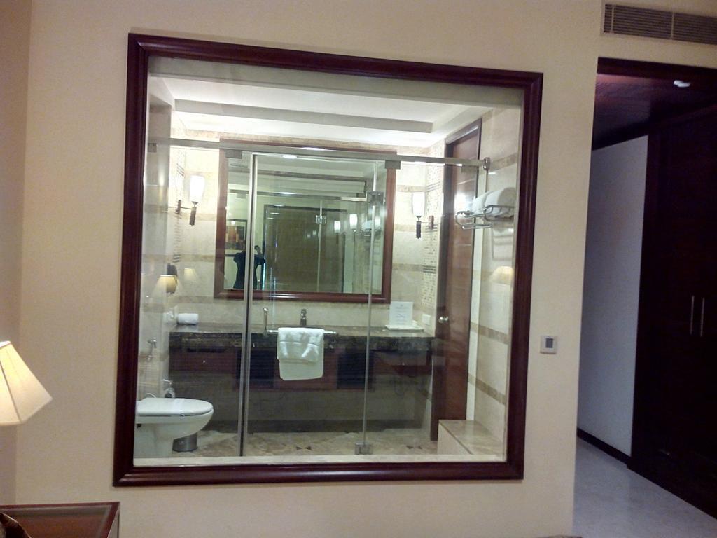 The Ocean Pearl Retreat Hotel New Delhi Room photo