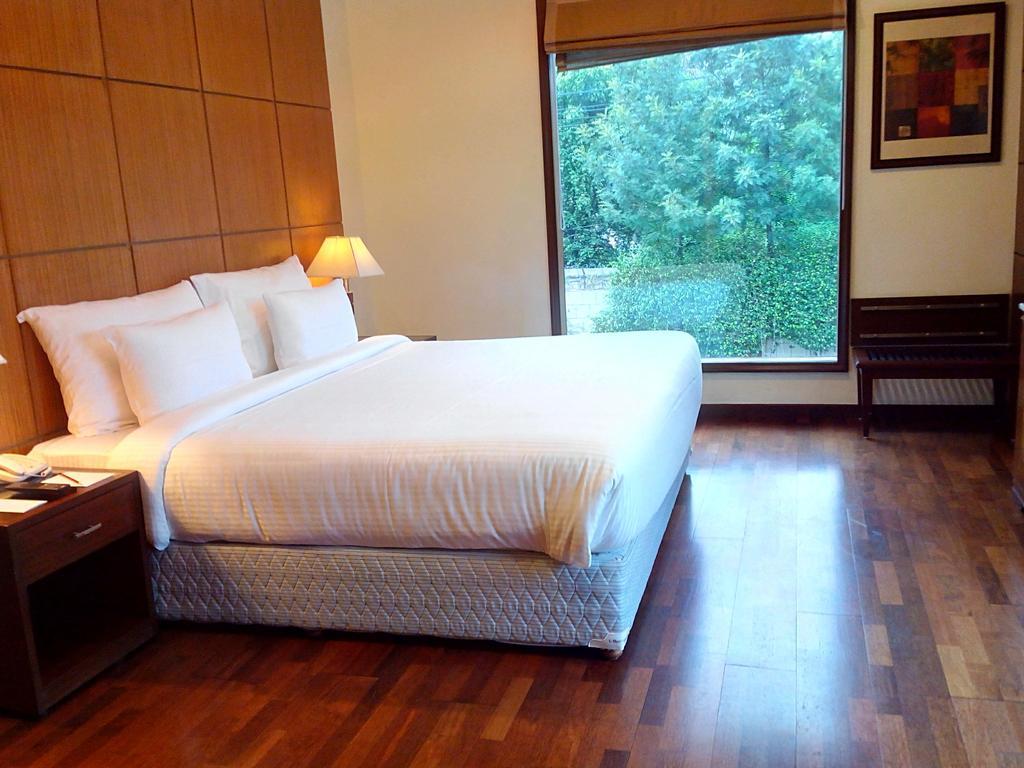 The Ocean Pearl Retreat Hotel New Delhi Exterior photo