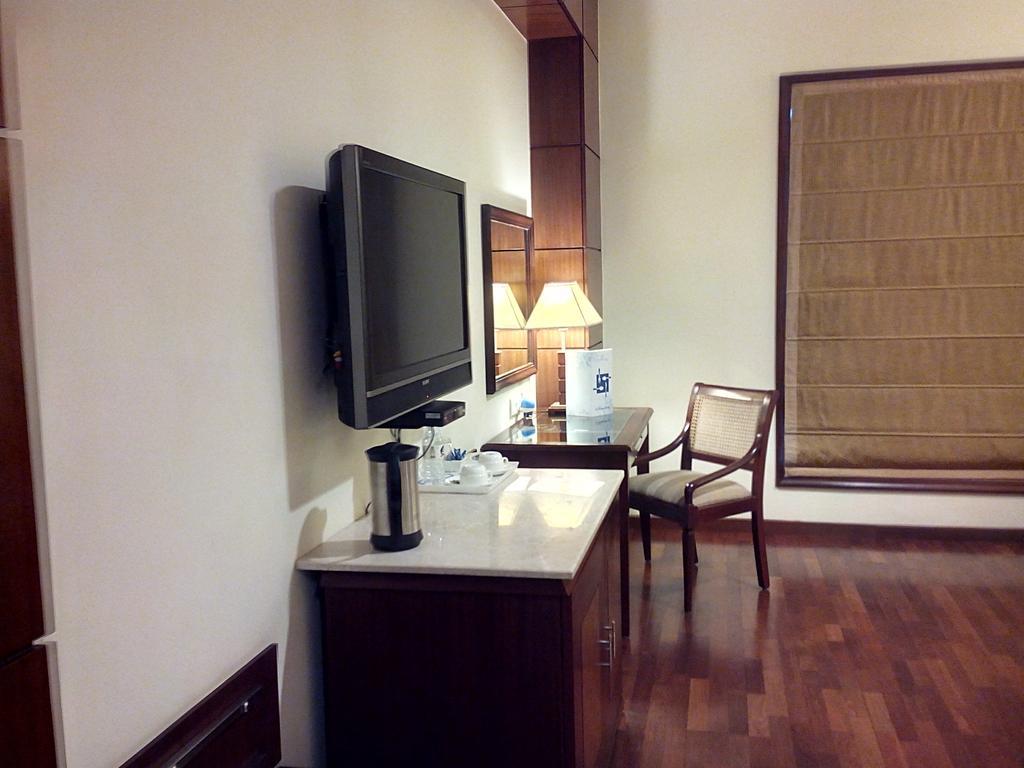 The Ocean Pearl Retreat Hotel New Delhi Exterior photo