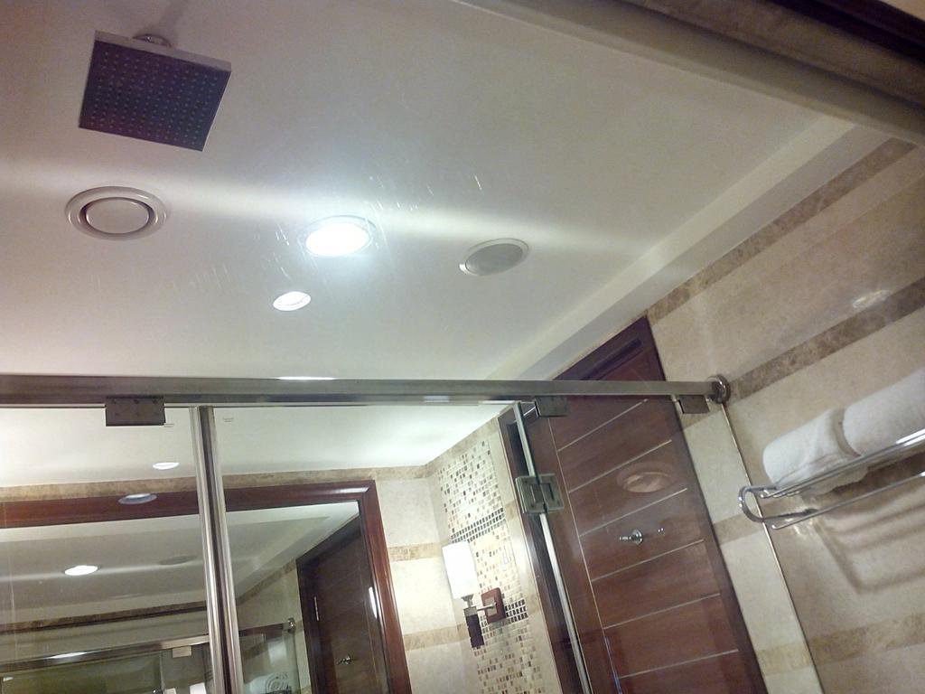 The Ocean Pearl Retreat Hotel New Delhi Exterior photo