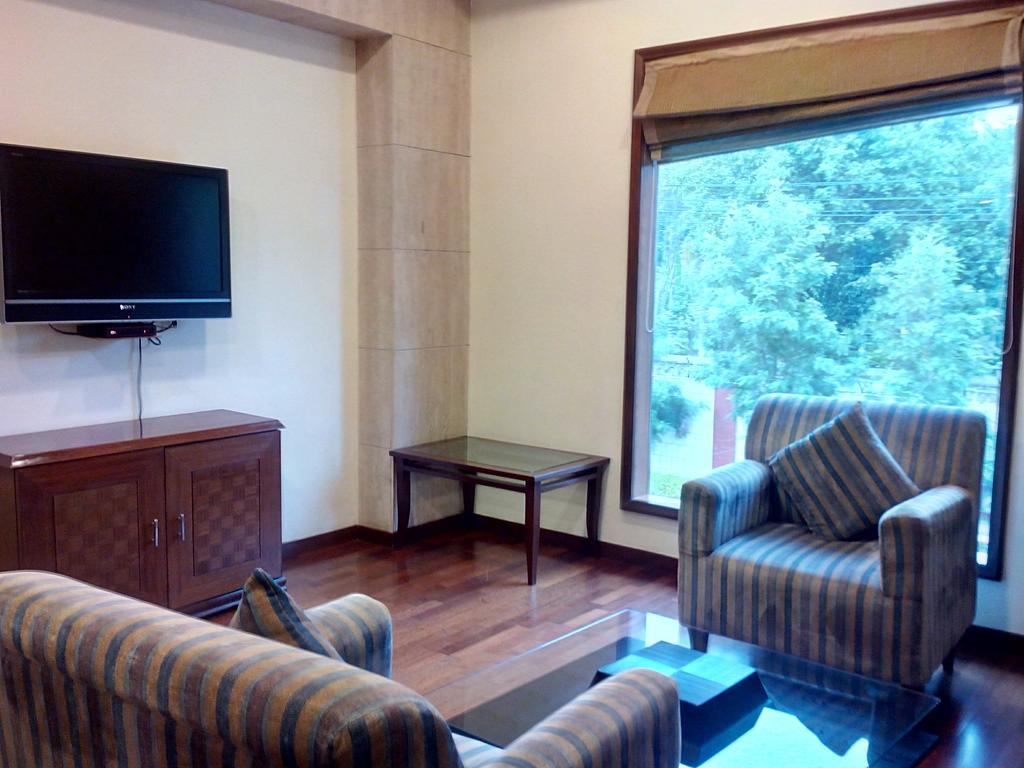 The Ocean Pearl Retreat Hotel New Delhi Exterior photo