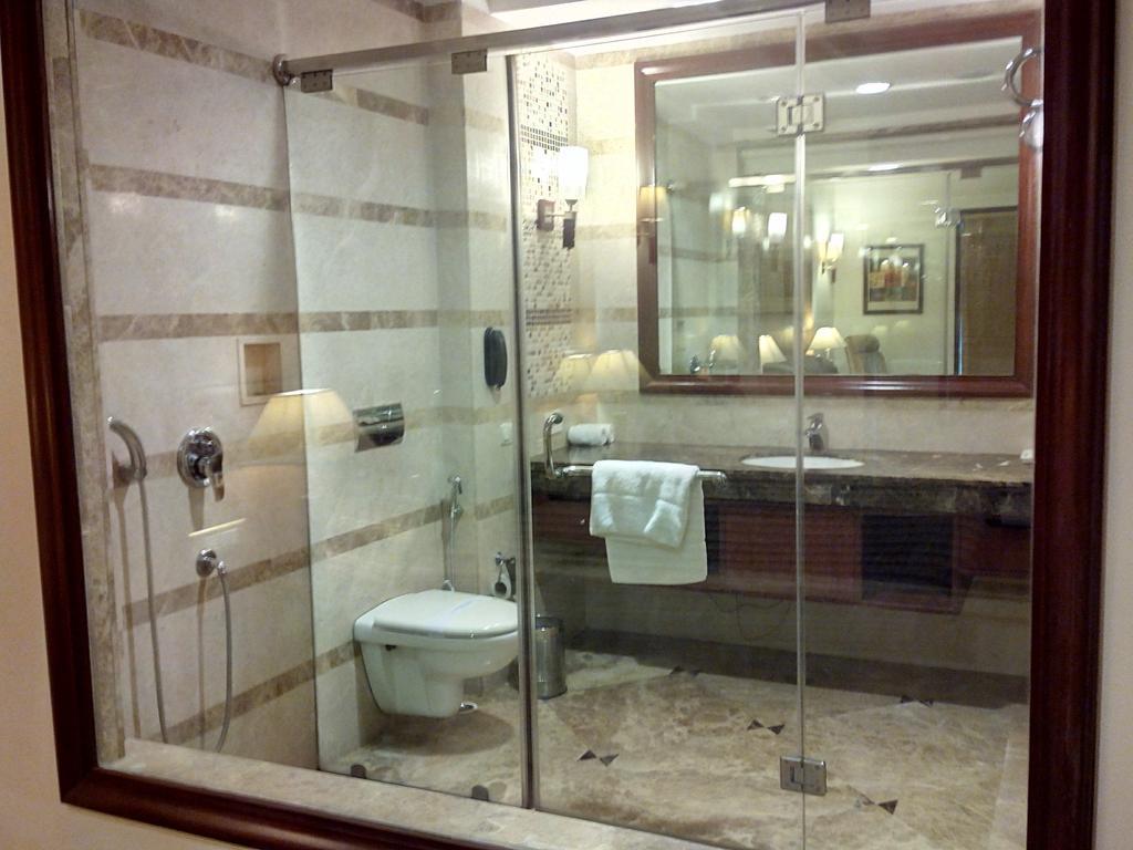 The Ocean Pearl Retreat Hotel New Delhi Exterior photo