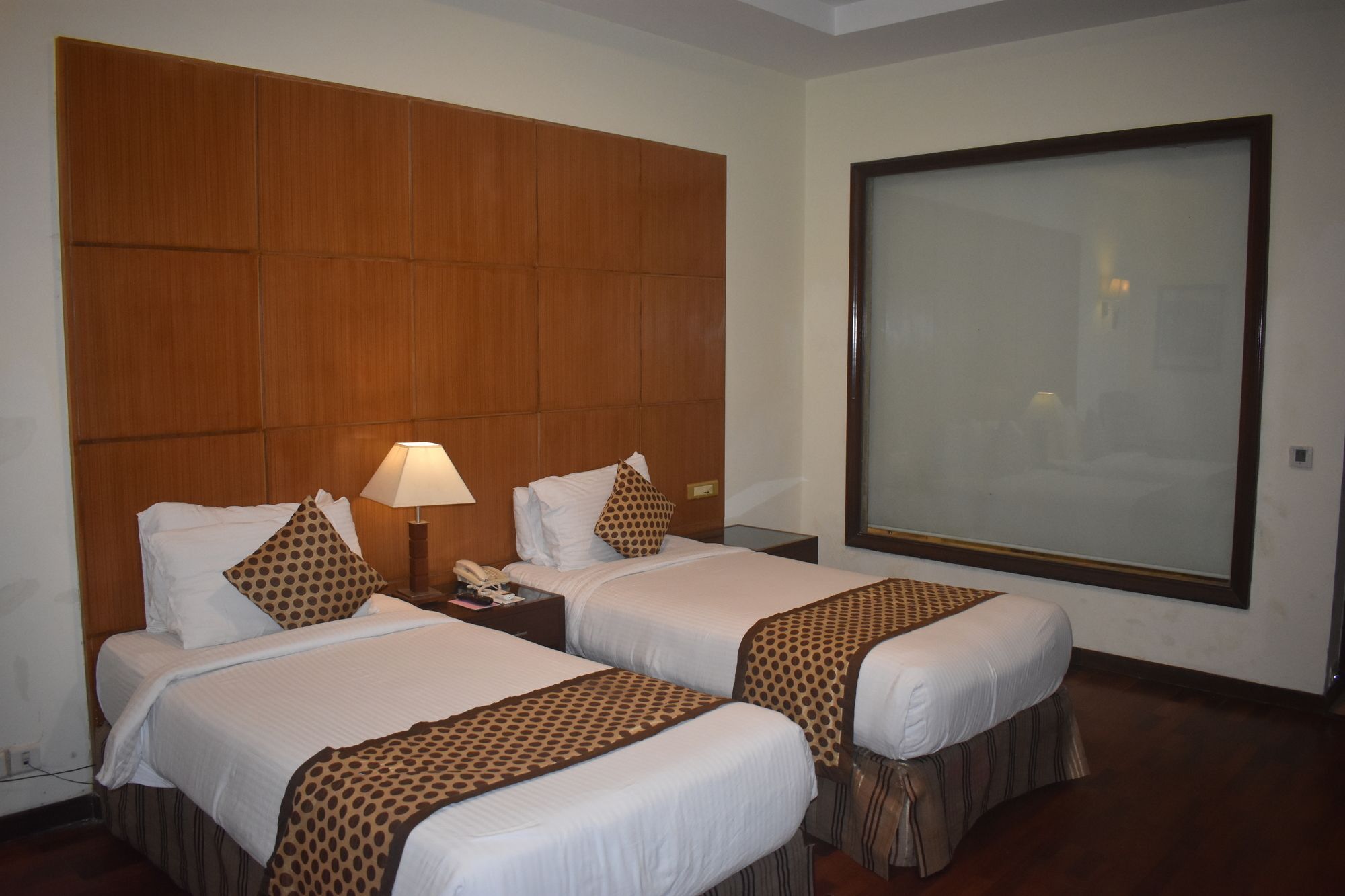 The Ocean Pearl Retreat Hotel New Delhi Exterior photo